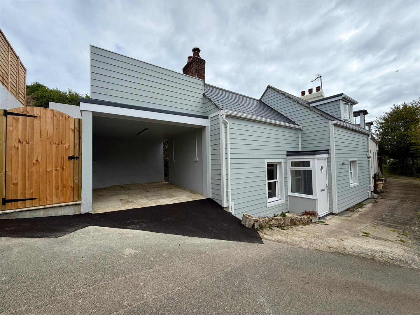 Meadow Bank Cottage, Mont Des Charrieres, St Peter, JE3 7ZQ